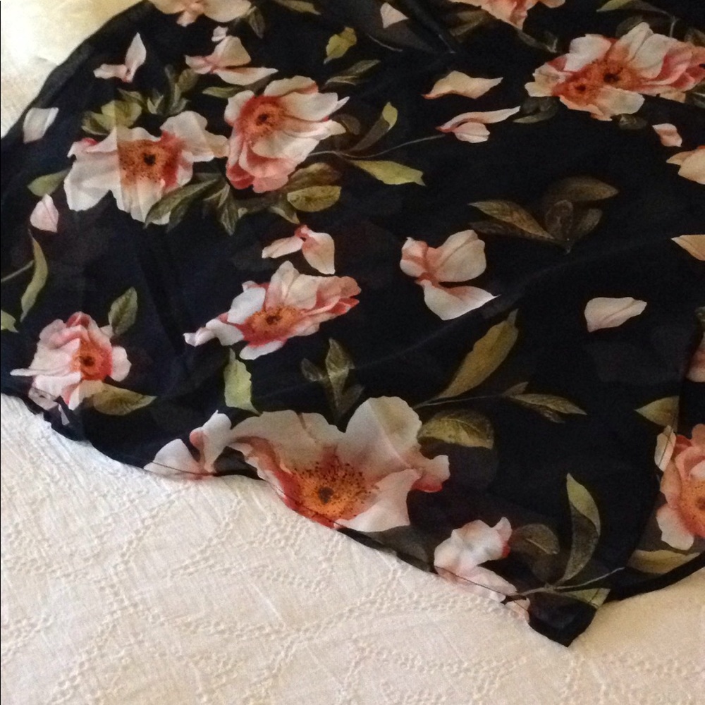 LAST 1! Short sleeve floral print kimono. - Picture 5 of 8